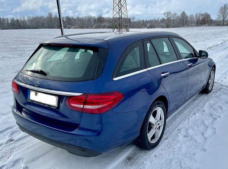 Second-hand Mercedes 220 170 CP (125 kW) 2017 Albastru Break
