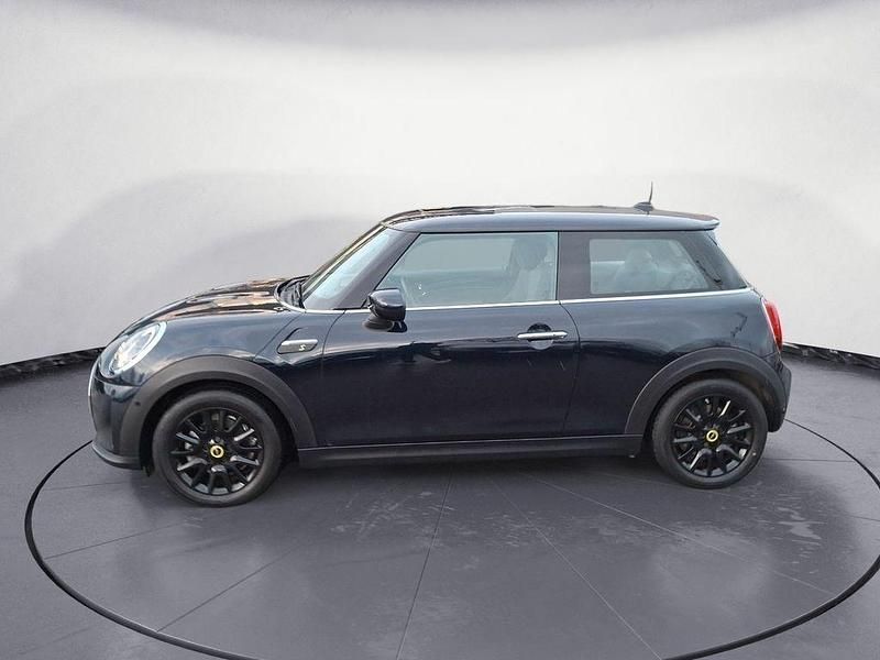 Gebraucht Mini Cooper SE Classic 135 kW (184 PS) 2023 Schwarz Kleinwagen
