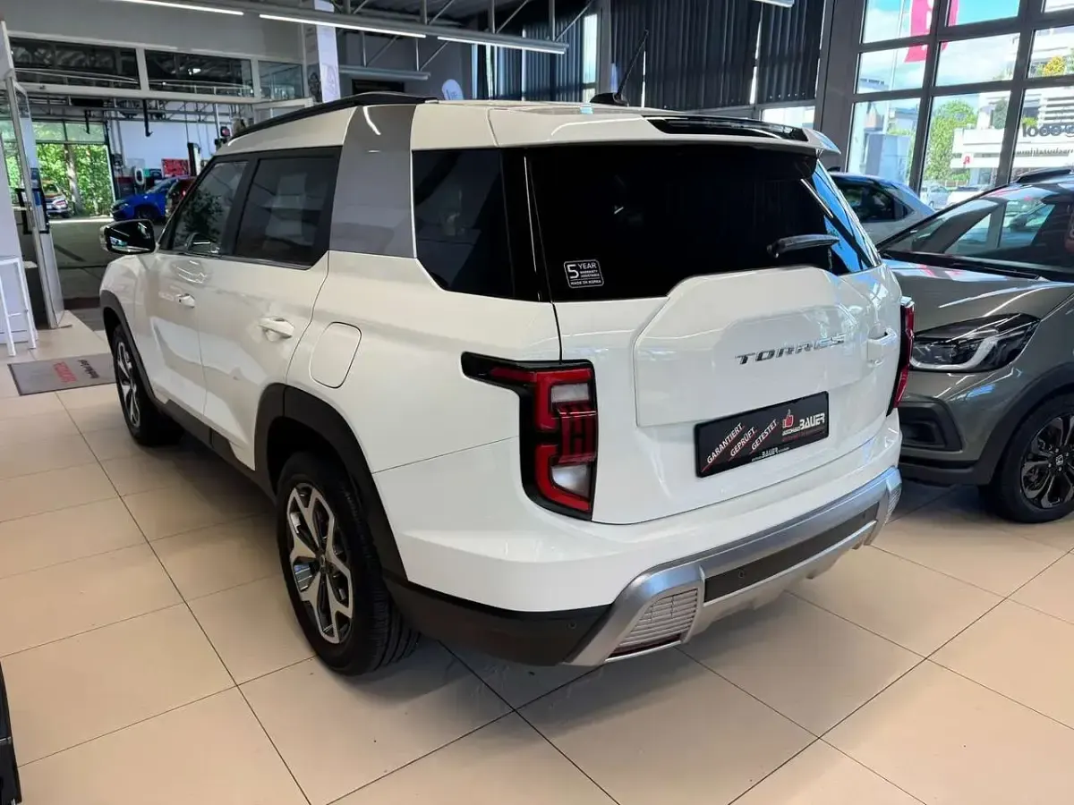 Ny KGM Torres Quartz 163 HK (119 kW) 2025 Hvid SUV