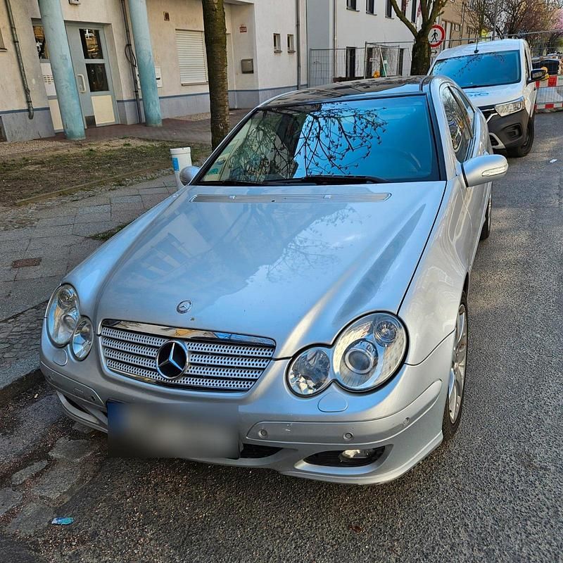 Gebraucht Mercedes C200 163 PS (119 kW) 2005 Silber Coupé
