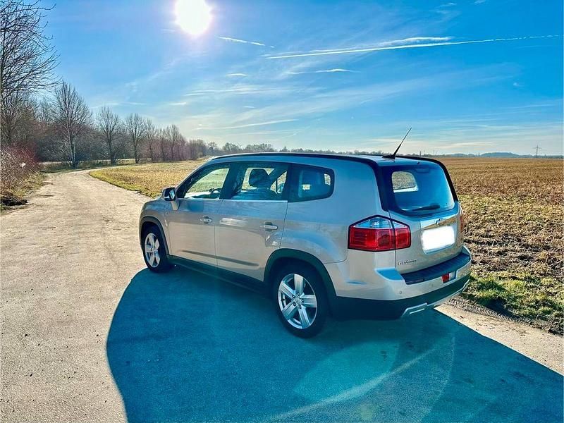 Gebraucht Chevrolet Orlando LTZ 141 PS (103 kW) 2011 Beige Van / Kleinbus