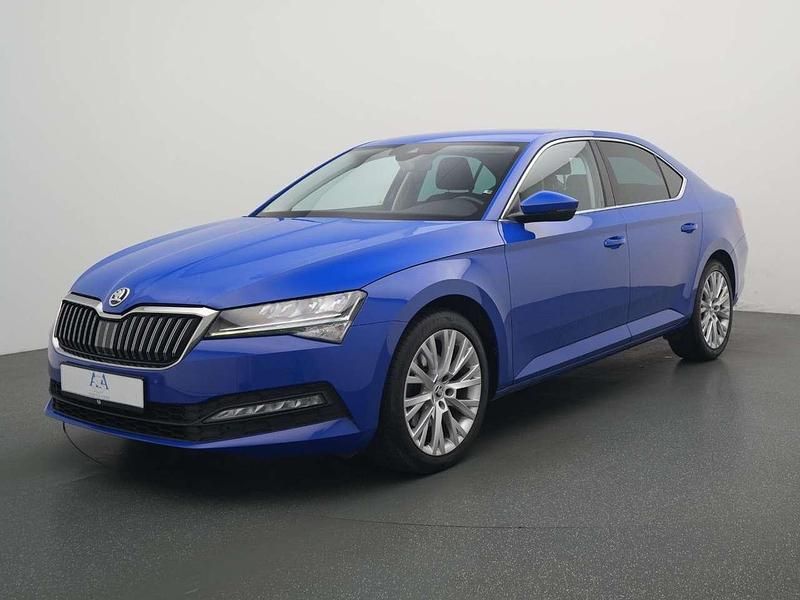 Blau Gebraucht 2022 Skoda Superb Ambition Limousine | 21.990 € (Fairer Preis) - Bild 1/3