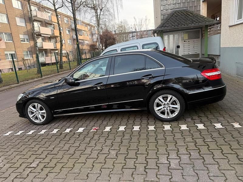 Gebraucht Mercedes E350 231 PS (169 kW) 2010 Schwarz Limousine