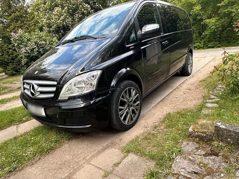 Schwarz Gebraucht 2012 Mercedes Viano Van / Kleinbus | 16.900 € (Fairer Preis) - Bild 1/4