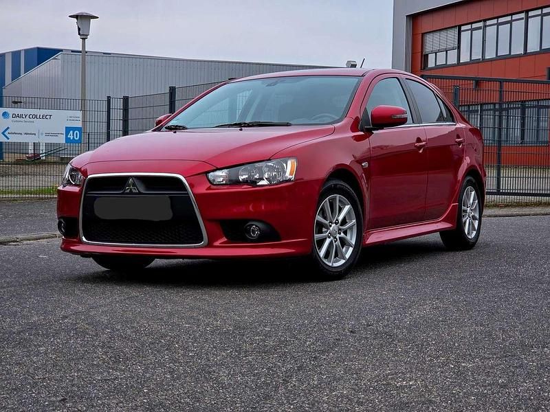 Gebraucht Mitsubishi Lancer Plus 117 PS (86 kW) 2015 Rot Limousine