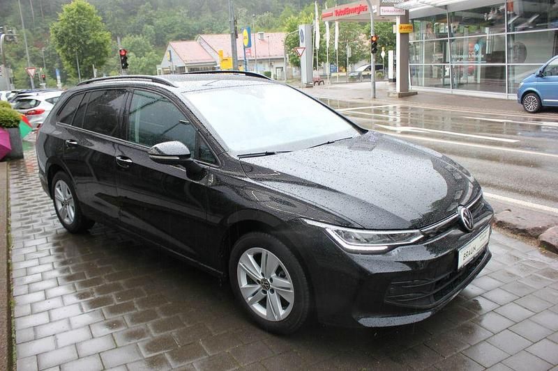 Gebraucht VW Golf VIII Life 116 PS (85 kW) 2024 Schwarz Kombi