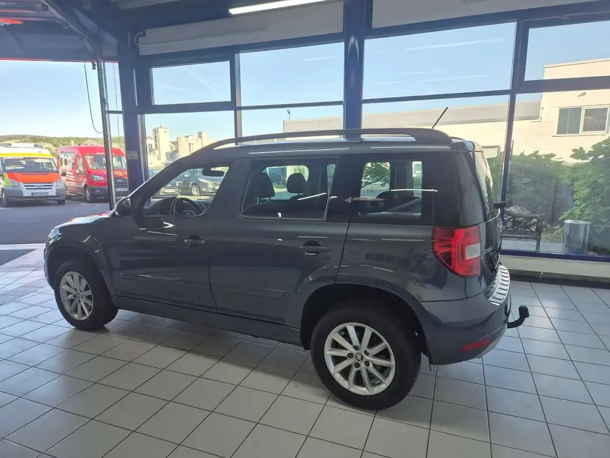 Gebraucht Skoda Yeti Ambition 125 PS (91 kW) 2017 Grau SUV