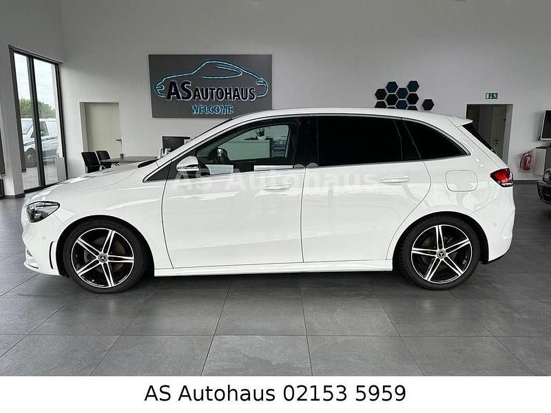 Gebraucht Mercedes B200 AMG line 150 PS (110 kW) 2021 Weiß Van / Kleinbus