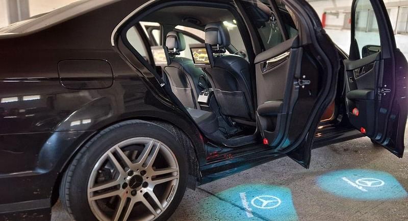 Schwarz Gebraucht 2010 Mercedes C250 AMG line Limousine | 9.999 € (Fairer Preis) - Bild 1/4