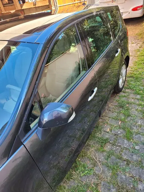 Gebraucht Renault Grand Scénic III Luxe 131 PS (96 kW) 2011 Van / Kleinbus