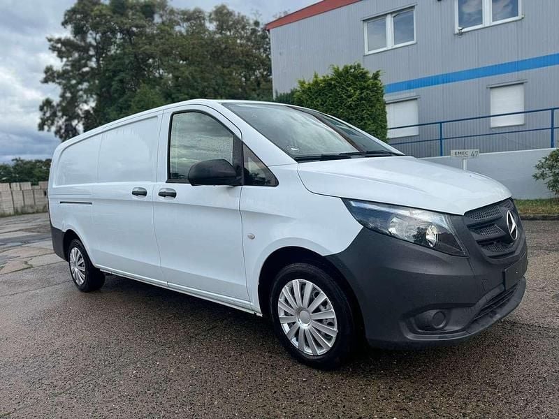 Weiß Gebraucht 2017 Mercedes Vito Van / Kleinbus | 12.499 € (Superpreis) - Bild 1/4