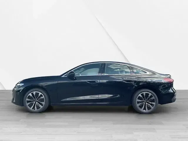 Gebraucht Audi A5 Sport 204 PS (150 kW) 2025 Mythosschwarz metallic Limousine