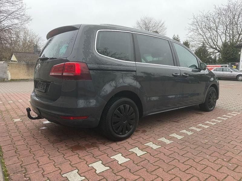 Gebraucht VW Sharan Highline 184 PS (135 kW) 2015 Grau Van / Kleinbus