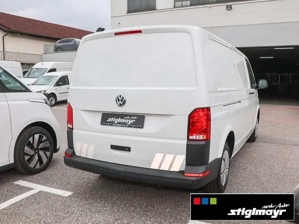 Gebraucht VW T6.1 110 PS (80 kW) 2023 Candyweiß Van