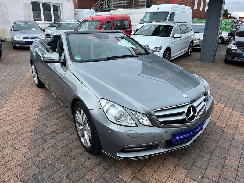 Gebraucht Mercedes E250 204 PS (150 kW) 2012 Palladiumsilber Cabrio