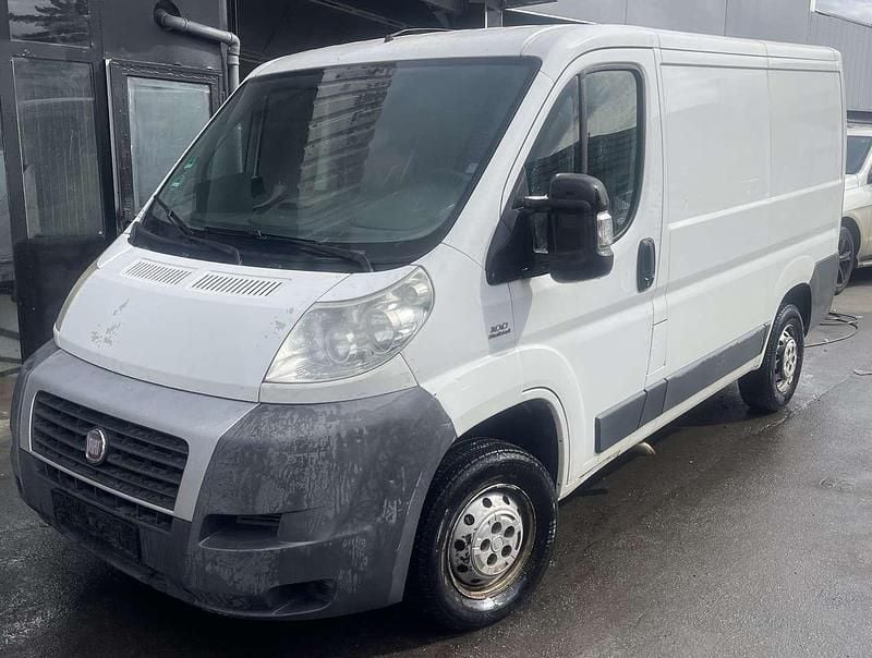 Gebraucht Fiat Ducato 101 PS (74 kW) 2010 Weiß Van
