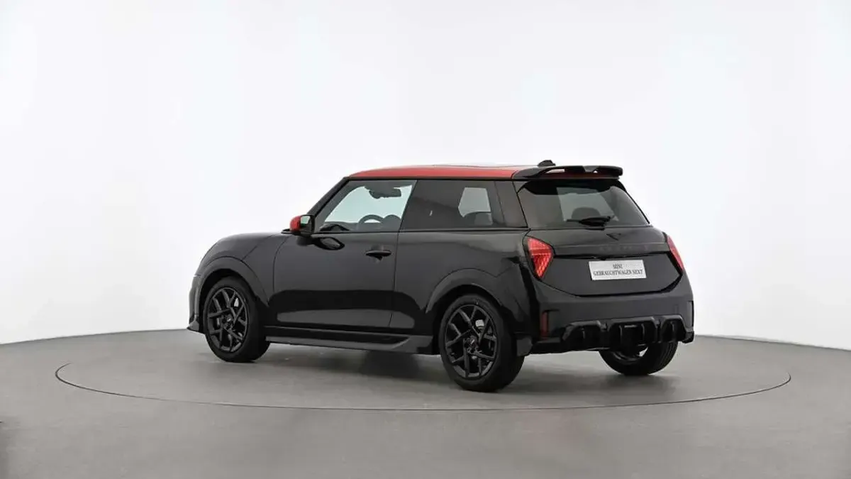 Gebraucht Mini John Cooper Works 204 PS (150 kW) 2024 Schwarz Kleinwagen