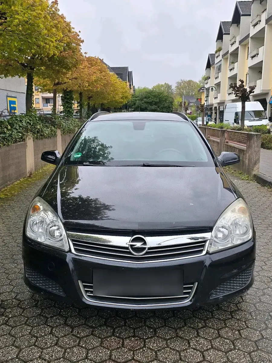 Second-hand Opel Astra 125 CP (91 kW) 2008 Negru Break