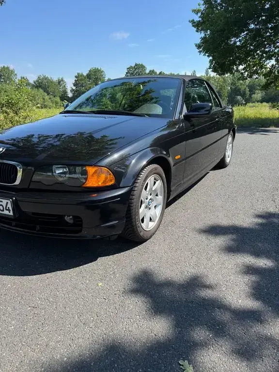 Gebraucht BMW 318 Cabriolet 143 PS (105 kW) 2002 Schwarz Cabrio