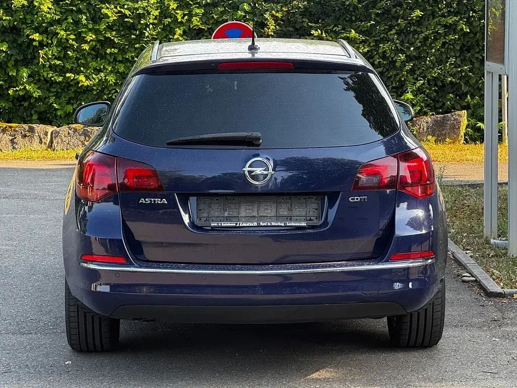Gebraucht Opel Astra Sport 131 PS (96 kW) 2013 Blau Kombi