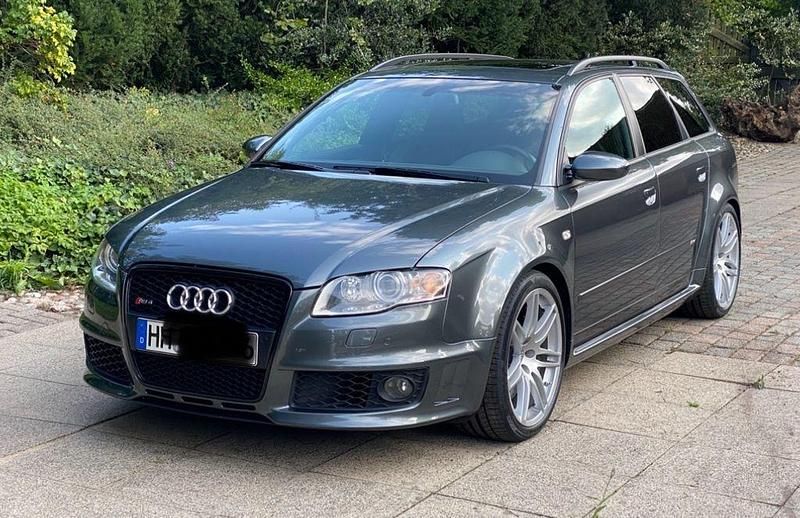Grau Gebraucht 2006 Audi RS4 Sport Kombi | 53.900 € - Bild 1/4