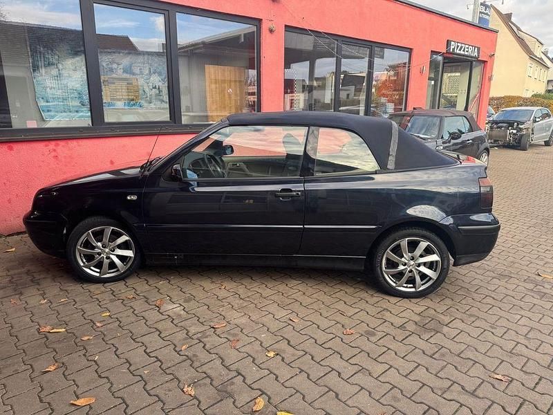 Gebraucht VW Golf Cabriolet 90 PS (66 kW) 2001 Blau Cabrio