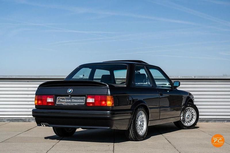Gebraucht BMW 325 170 PS (125 kW) 1989 Schwarz