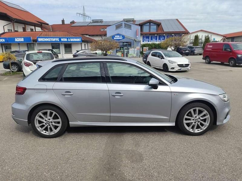 Gebraucht Audi A3 Basis 116 PS (85 kW) 2017 Florettsilber metallic Kleinwagen