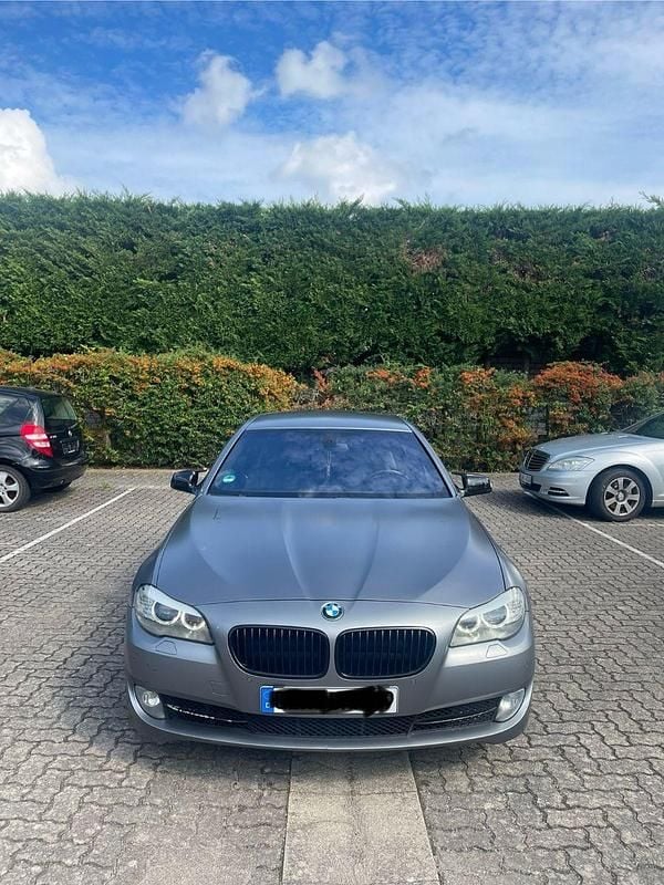 Grau Gebraucht 2011 BMW 535 Limousine | 14.000 € (Fairer Preis) - Bild 1/4
