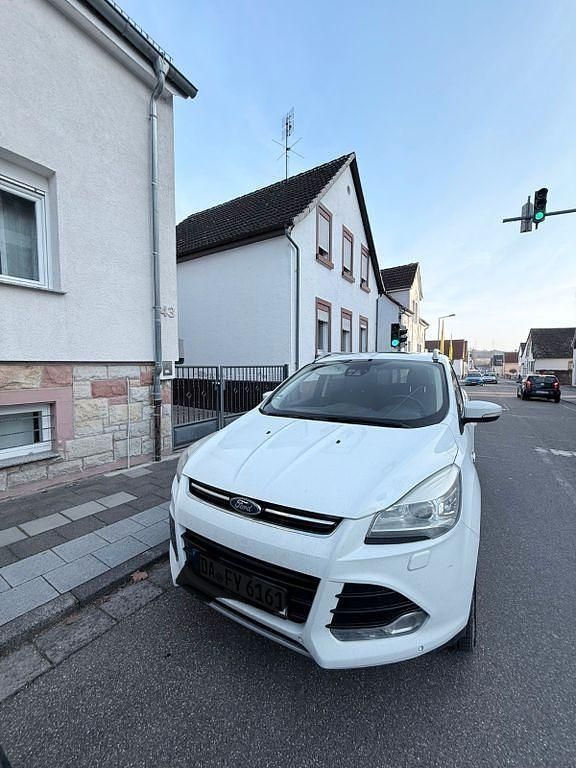 Gebraucht Ford Kuga Titanium 163 PS (119 kW) 2013 Weiß SUV