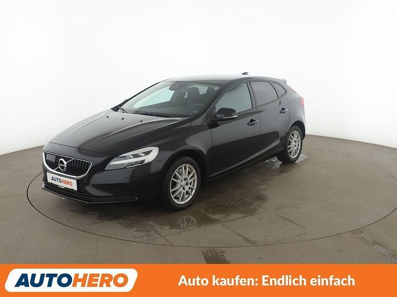 Schwarz Gebraucht 2019 Volvo V40 Momentum Kombi | 18.760 € (Teuer) - Bild 1/3