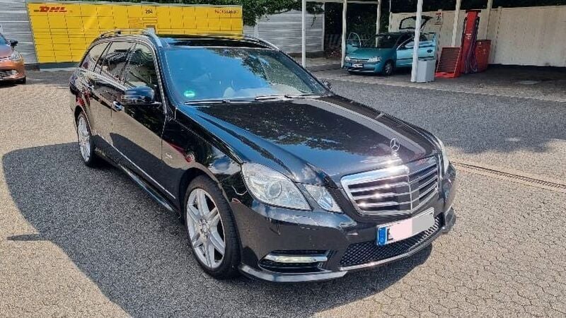Gebraucht 2012 Mercedes E500 Avantgarde Limousine | 10.999 € - Bild 1/4