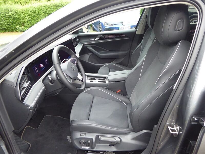 Gebraucht VW Passat Business 150 PS (110 kW) 2024 Grau Kombi