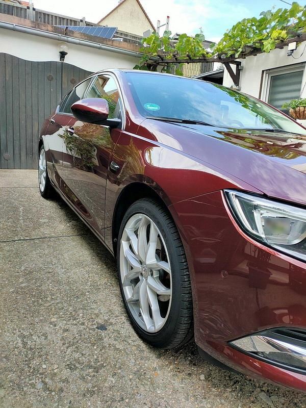 Gebraucht Opel Insignia Dynamic 165 PS (121 kW) 2018 Andere farben Limousine