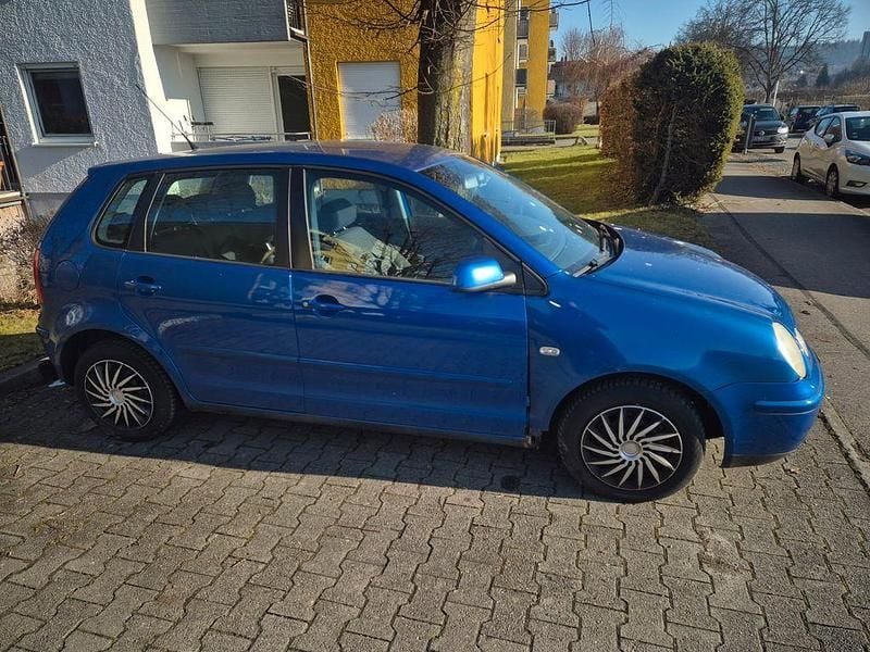 Gebraucht VW Polo Basis 75 PS (55 kW) 2004 Blau Kleinwagen