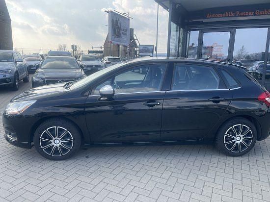 Gebraucht Citroën C4 SELECTION 95 PS (69 kW) 2013 Schwarz Limousine