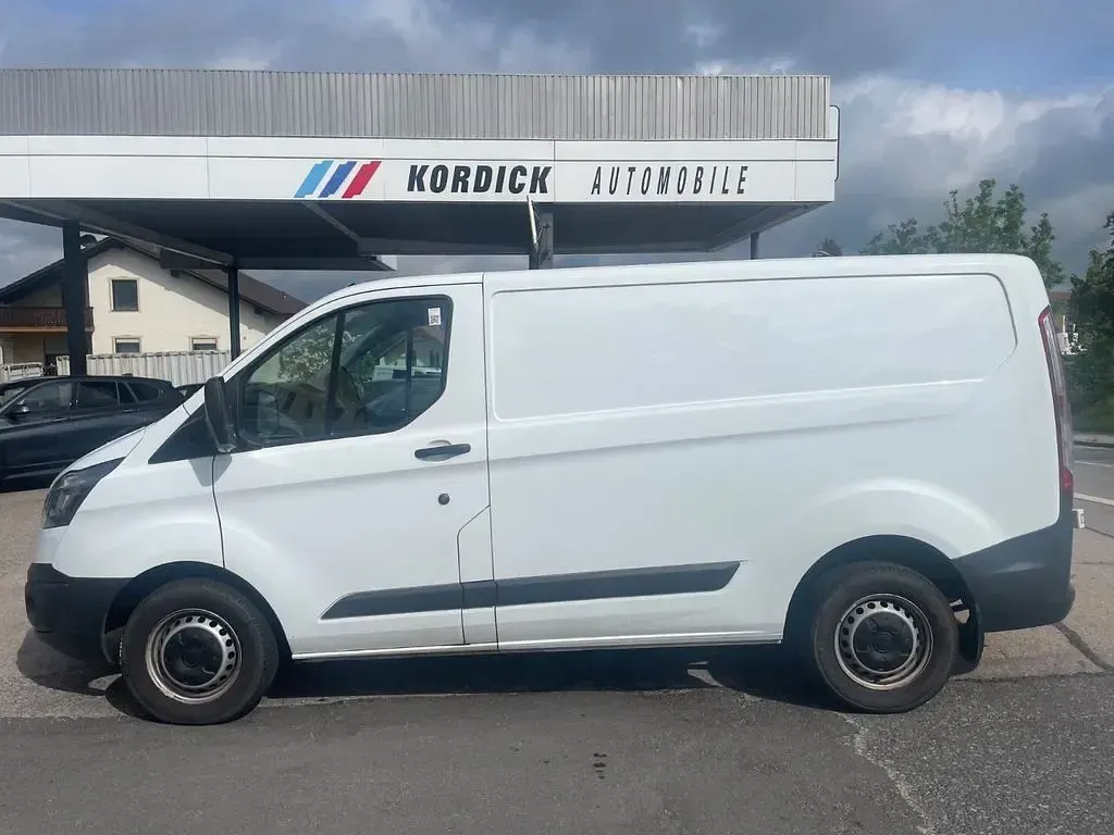 Używany Ford Transit Custom 105 KM (77 kW) 2018 Biały Minivan