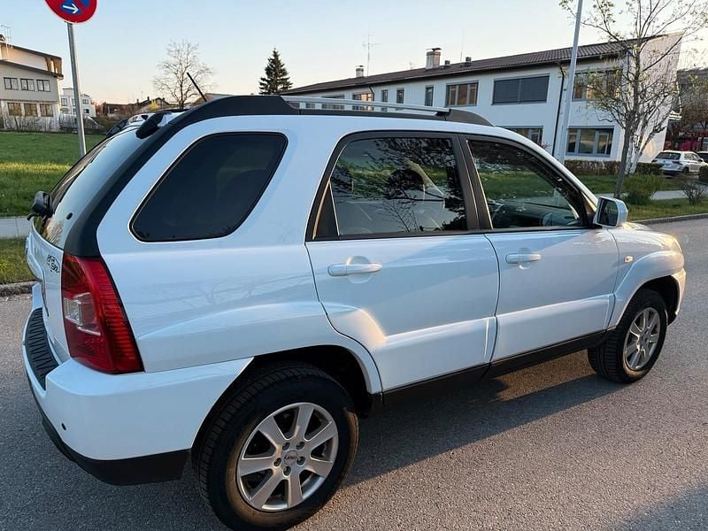 Gebraucht Kia Sportage 150 PS (110 kW) 2008 Weiß SUV