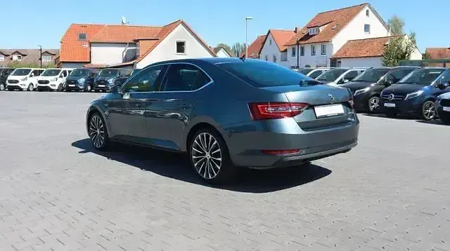 Gebraucht Skoda Superb LAURIN & KLEMENT 190 PS (139 kW) 2017 Grau Limousine