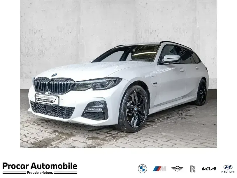 Gebraucht BMW 330e M Sport 252 PS (185 kW) 2022 Kombi