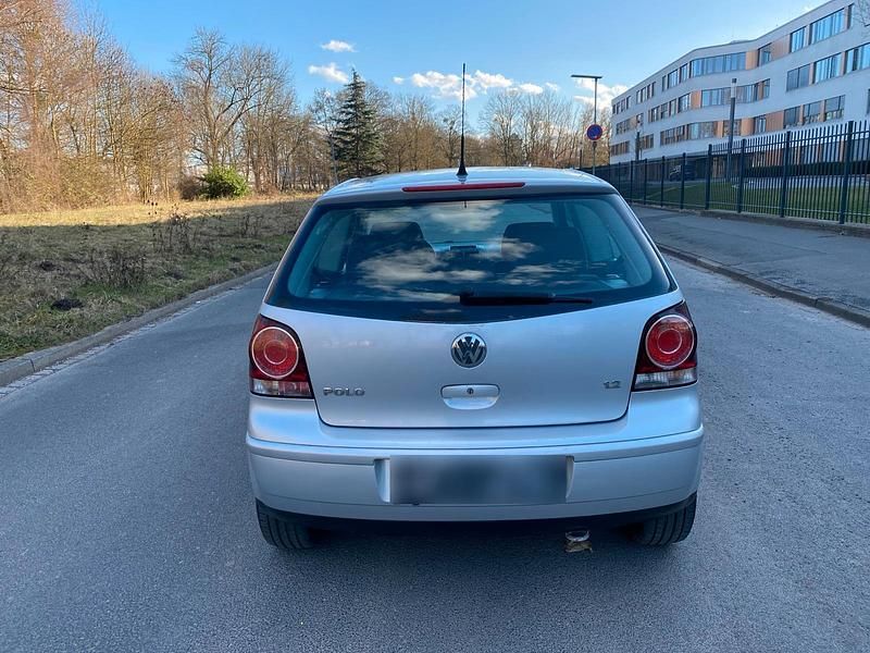 Gebraucht VW Polo 65 PS (47 kW) 2006 Silber Kleinwagen