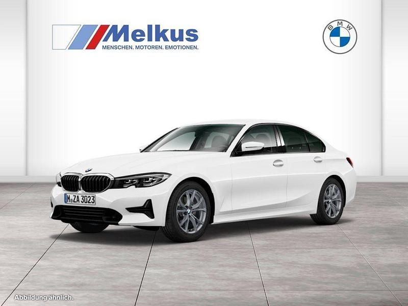 Weiß Gebraucht 2022 BMW 318 Sport Line Limousine | 24.970 € (Etwas zu teuer) - Bild 1/4