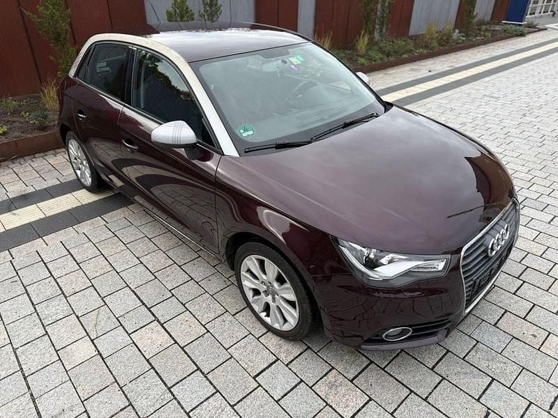 Rot Gebraucht 2012 Audi A1 Sportback Ambition Kleinwagen | 5.199 € (Superpreis) - Bild 1/4