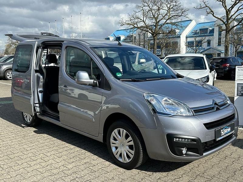 Gebraucht Citroën Berlingo SELECTION 120 PS (88 kW) 2017 Grau Van / Kleinbus
