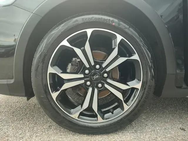 Gebraucht Ford Focus Active 155 PS (114 kW) 2022 Obsidianschwarz metallic Kombi