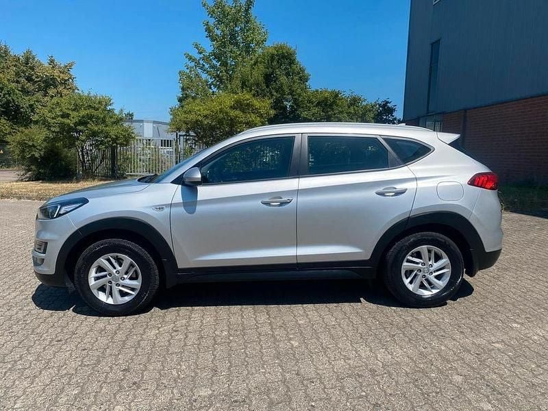 Silber (metallic) Gebraucht 2018 Hyundai Tucson SUV | 13.699 € (Guter Preis) - Bild 1/4
