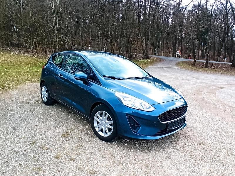 Gebraucht Ford Fiesta 101 PS (74 kW) 2018 Blau Kleinwagen