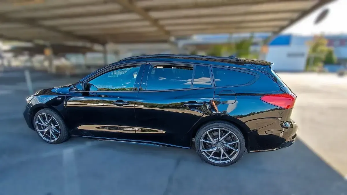 Gebraucht Ford Focus ST-Line 150 PS (110 kW) 2020 Schwarz Kombi