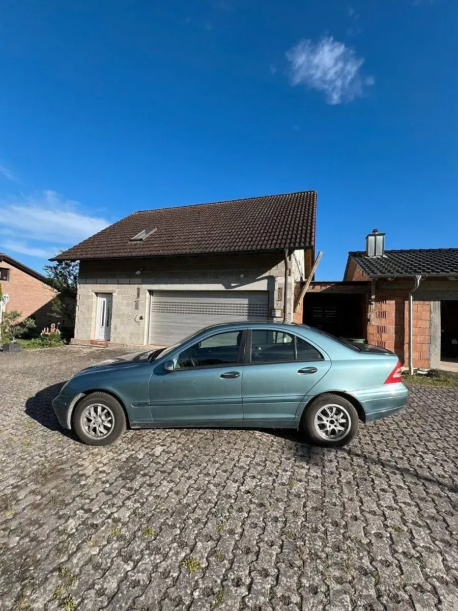 Gebraucht Mercedes C180 Classic 129 PS (94 kW) 2001 Blau Limousine