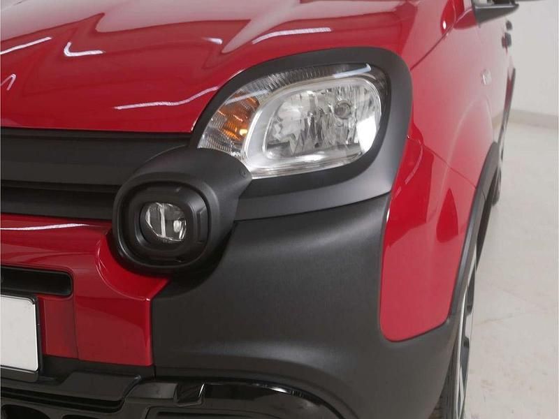 Neu Fiat Panda Cross Cross 69 PS (50 kW) 2025 Rot Kleinwagen